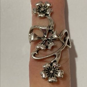 Beautiful flower ring